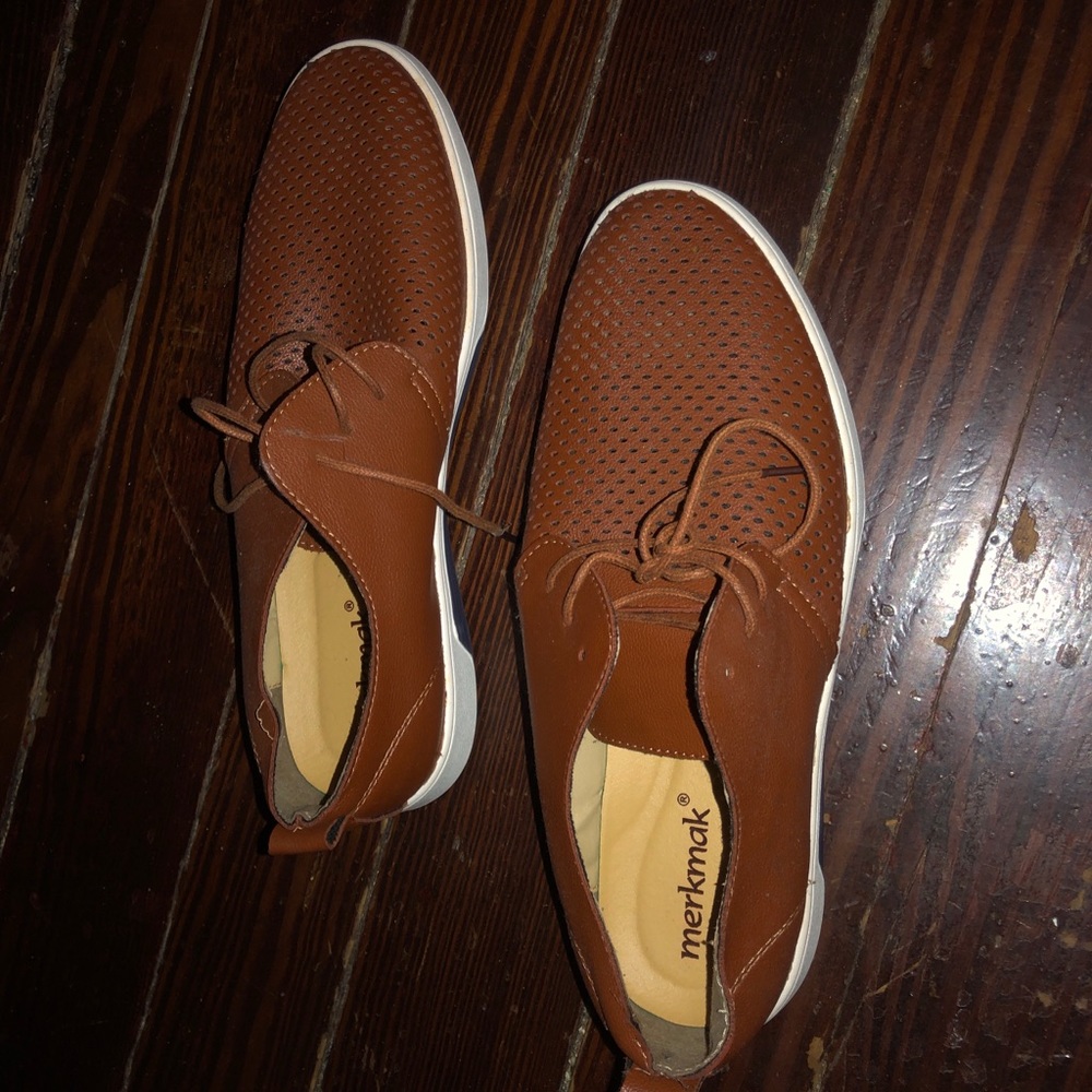 Brown leather Merkmak shoes